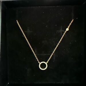Elegant Gold Necklace with Crystal Pendant